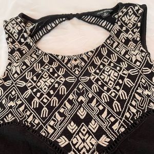 Lucky brand open back embroidered sleeveless shirt